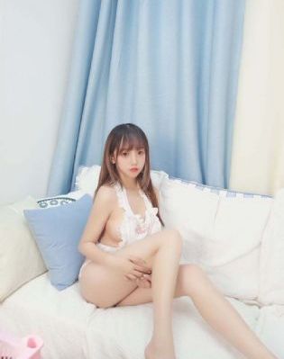 美女任你摸2_超清超清免费观看