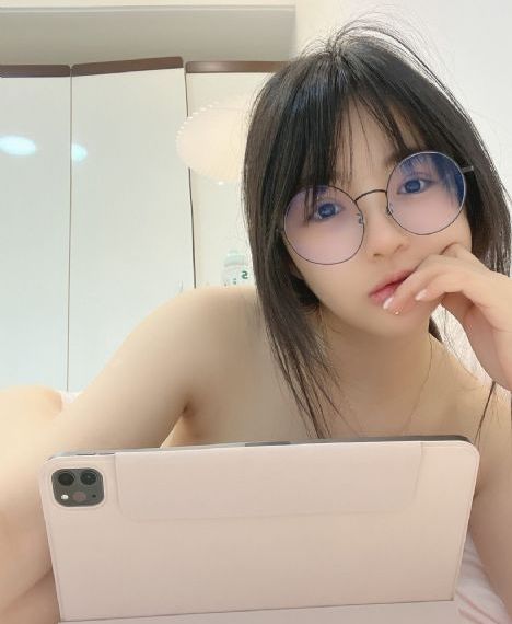 大胸美女又黄w网站_高清韩国电影在线观看